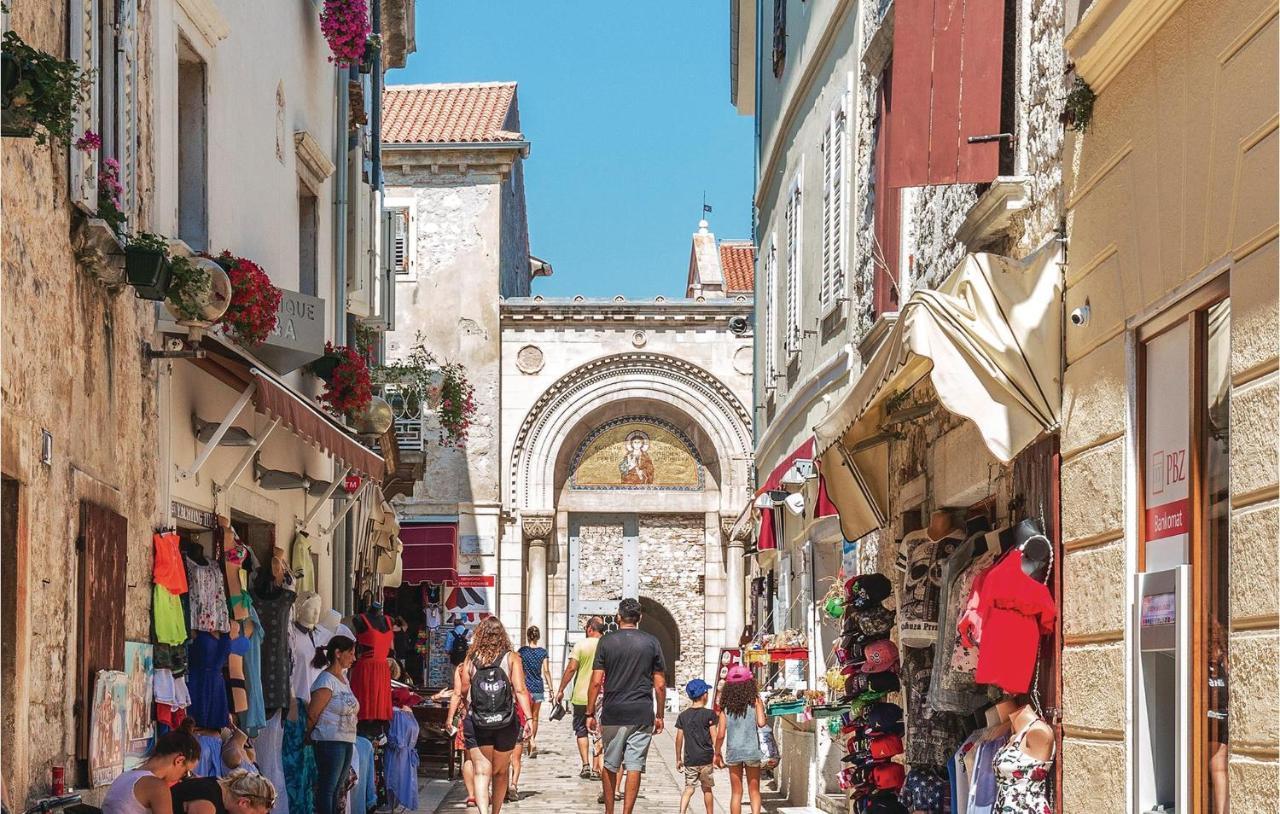 Pet Friendly Apartment In Porec With Wifi Экстерьер фото
