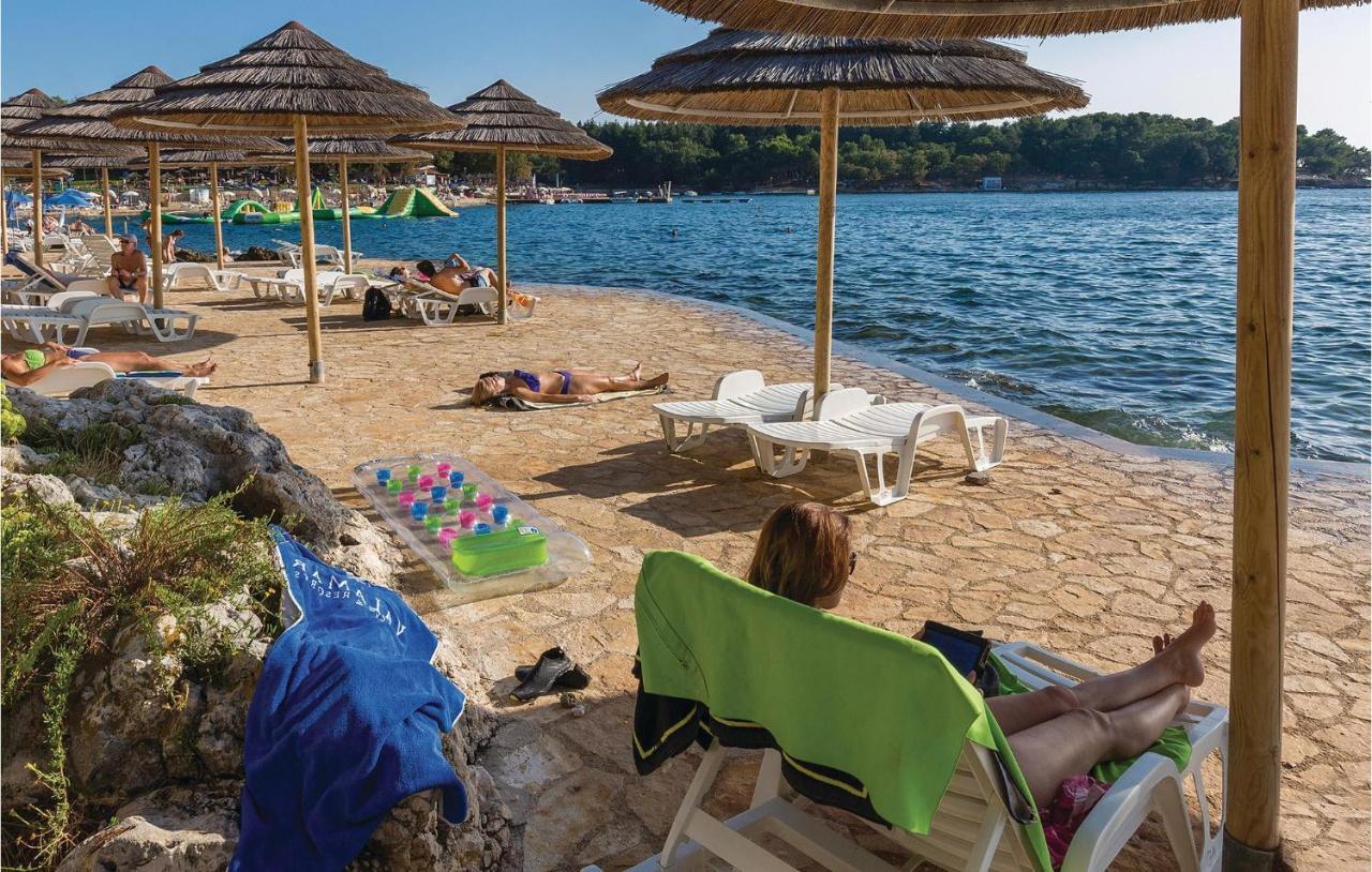 Pet Friendly Apartment In Porec With Wifi Экстерьер фото