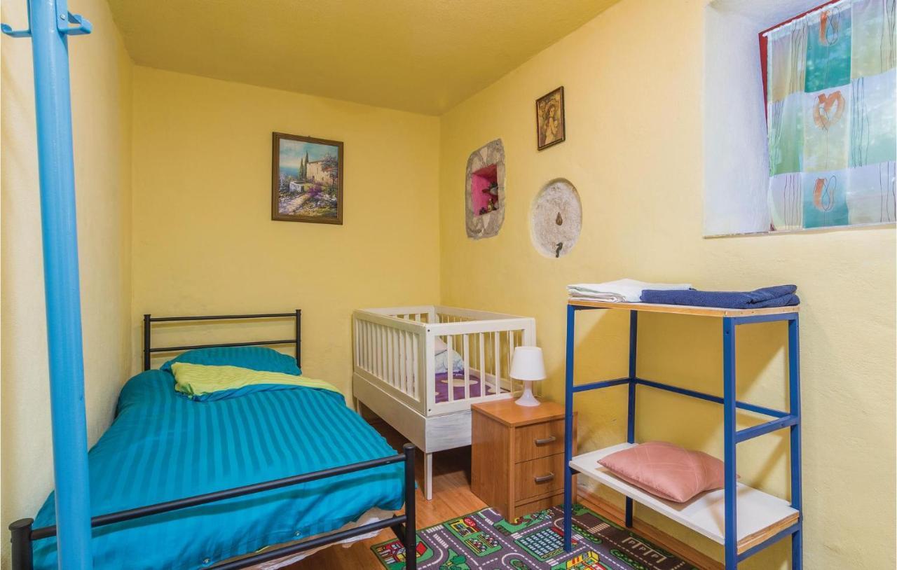 Pet Friendly Apartment In Porec With Wifi Экстерьер фото