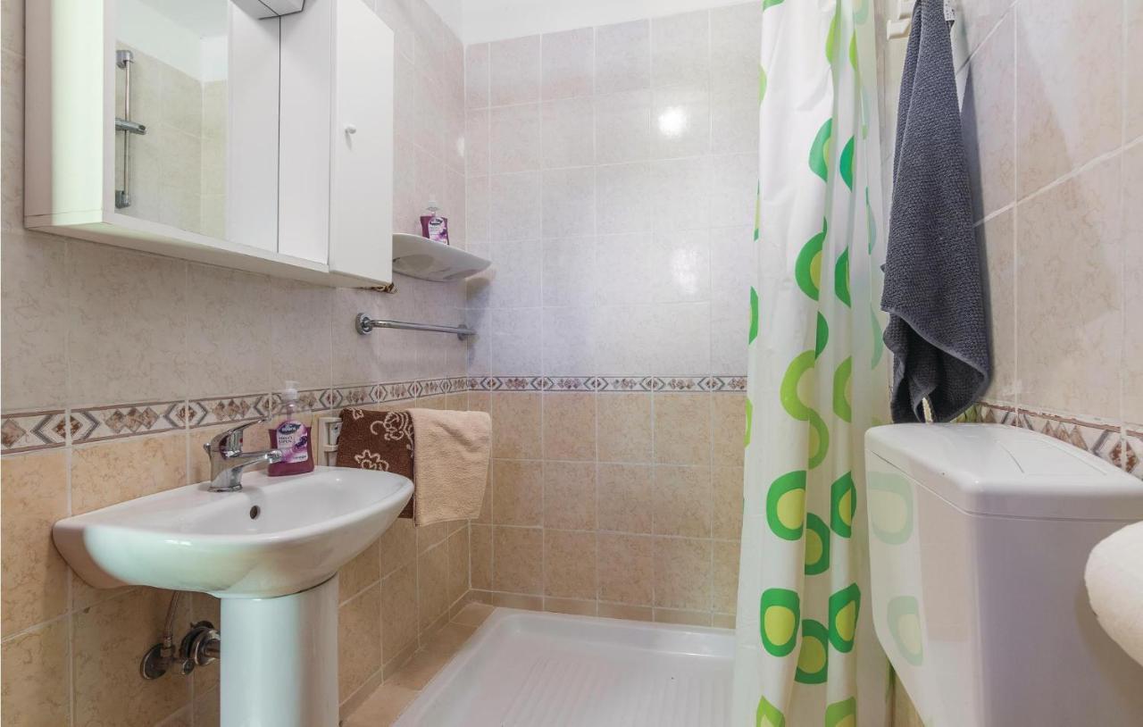 Pet Friendly Apartment In Porec With Wifi Экстерьер фото