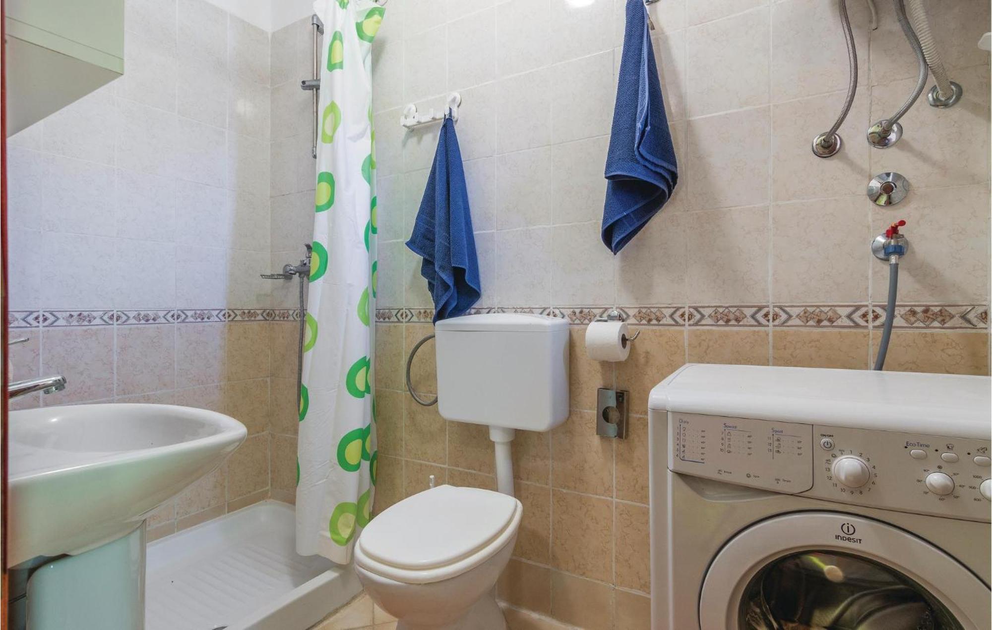 Pet Friendly Apartment In Porec With Wifi Экстерьер фото